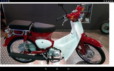 Wem der schwarze Auspuff nicht taugt, der möge sich fùr kleines Geld einen silbernen anschaffen. Ain't she sweet!