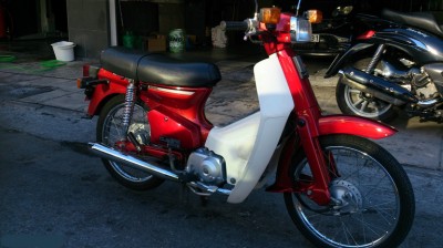 Honda Cub 90 red