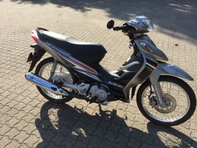 Address mit Lenkerendspiegel.jpg