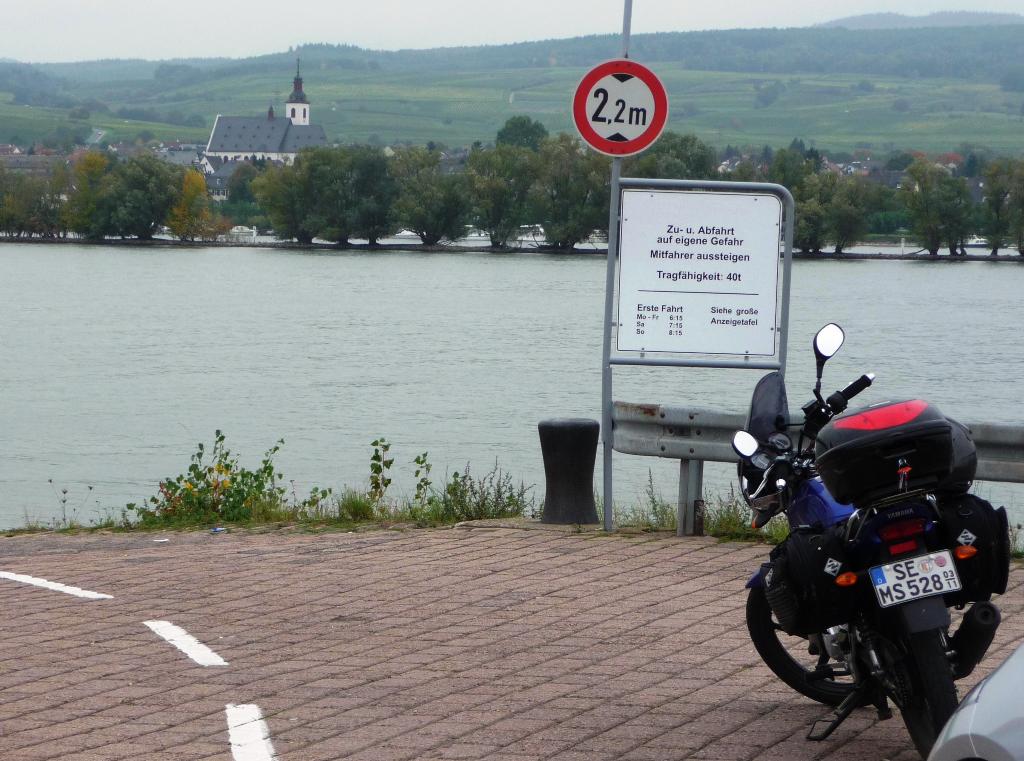 Fähre wohin.JPG