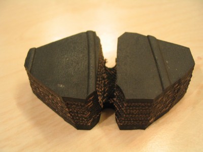 Original aus Autoreifen oder ähnliches ??? geschnitzt