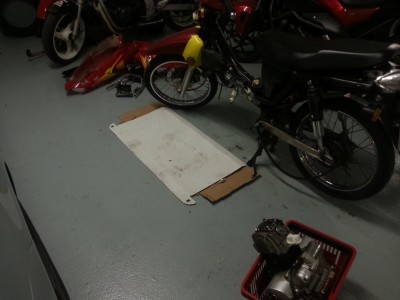 ausgebauter Motor vor Hisun.jpg