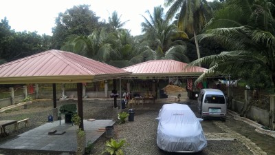 Unser Backyard. Zur Zeit wird da noch tüchtig gebaut.