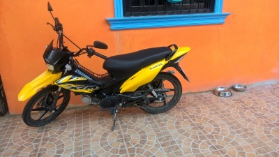 Auf die habe ich in der CH leider vergebens gewartet: Honda XRM 125 SM.