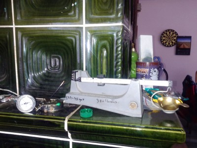 vlnr BMW Öltemperaturmesser, Pulverwaage, Dartscheibe, Mongokalender.