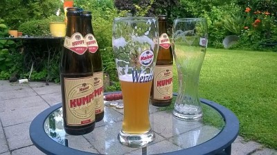 garagenbier_im_garten.jpg