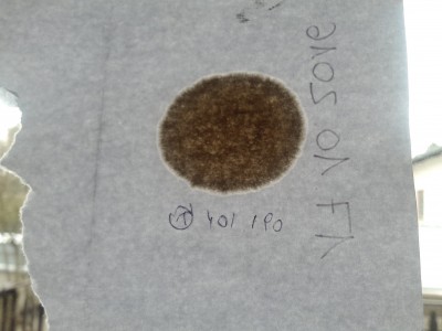 nach 30 km Fahrt mit Tacho 150, BAB, der ehemals breite Dieselrand ist weg! 7.900 km, 6 L Markenöl mit 1 L Mathy drin. Sehr schönes Bild, sage ich.