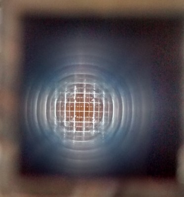 Gitter am Ende des Tunnels