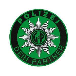 Der gepostete Aufkleber von Olster soll Strafzettel abschrecken, habe ich mal gehört.