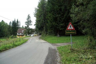 Kopiert von humor.de/01humor_verkehrsschilder_doerfer.htm