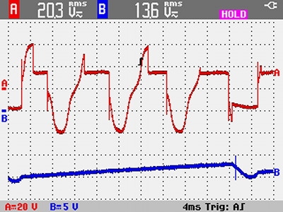 Rot>Regel + Blau>Lichtspannung ohne Last mit Kondensator