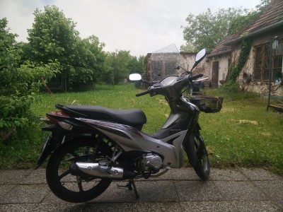 15.000 km, alles Erstausstattung.