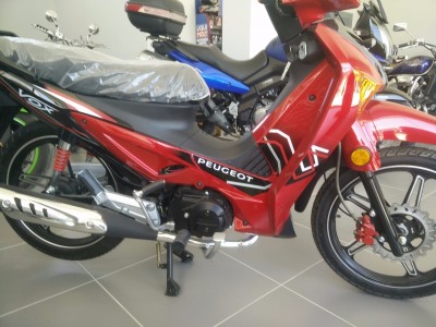 Die 125er Vergaser Peugeot hat volle 6 mm Profiltiefe!