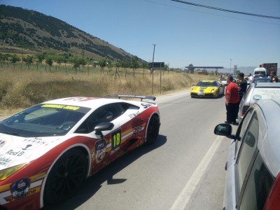zeitweise geilercSound aus ca. 60 Fahrzeugen der "oberen Mittelklasse."