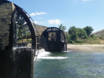 insg. 4 Wasserräder hebenWasser 5 m hkchins Bewässerungssystem.