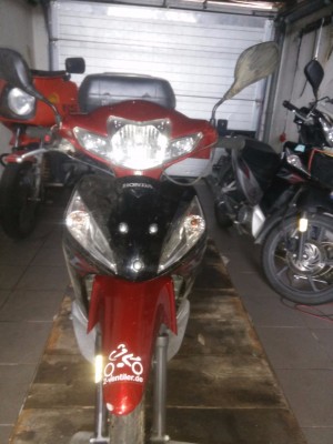 Man beachte die "Naturfarbe" des Spiegels.