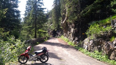 Honda Wave mit Gepäcksystem