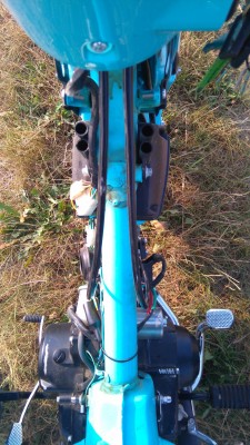 Wie entsteht das eher laute Ansauggeräusch?