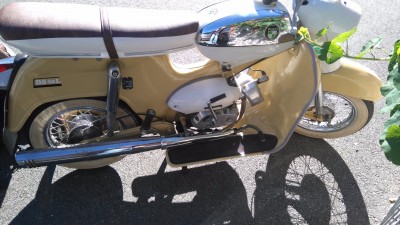 IN der Version DS60 hätte sie ein brauchbares kl. MOTORRAD ergeben, auf 12" Felgen halt.