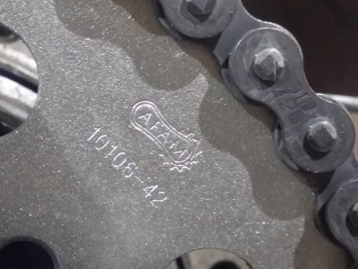 Mongo II Kettenrad.jpg