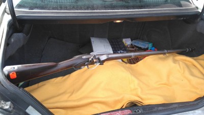 Limo, Limo, Limo. Aus den Augen, aus dem Sinn. Eine 158 cm lange US-1816 Muskete passt grad in den Kofferraum!