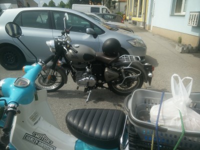 An dieser RE 500 EFI konnteich nicht den kleinsten Stilmangel entdecken. 4 mon, 2.000 kn.