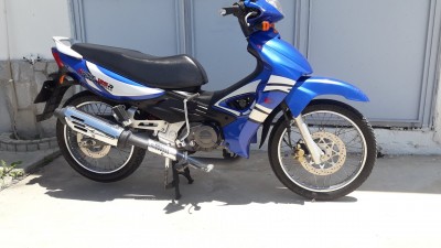Die allererste CUB in GR, vom Auspuff.  her eher eine 600er. KYMCO
