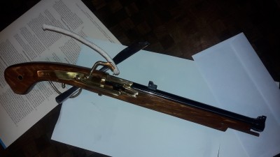 € 750 für 840 g Stahl, Messing und Birkenholz = genau so wertvoll wie eine sehr gebrauchte, abgeschrammte Wave.