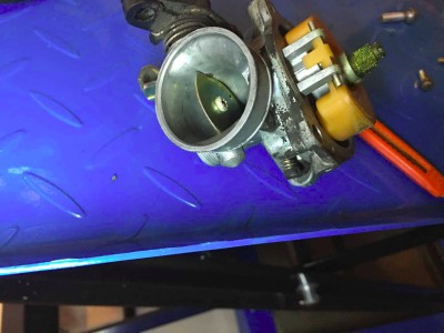 Sollte sich die Klappe hier drin bewegen lassen?