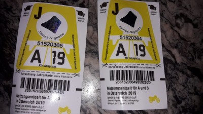 € 35,50 pro Stück kostet es 2019 für Staatenlose, Ausländer und Inländer.