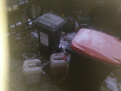 Das ist meine Tankstelle. Bei null Grad mische ich alt PÖL:Diesel zu gleichen Teilen.