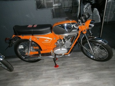 Moped Museum 005.JPG