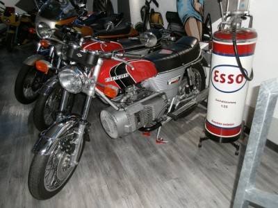 Moped Museum 007.JPG