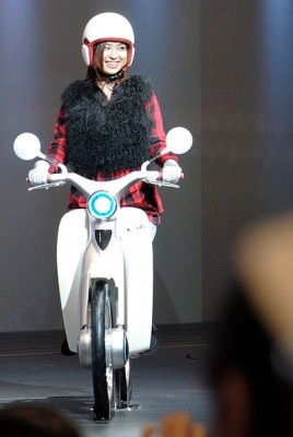 401px-Honda_EVCub_at_2009_Tokyo_Motor_Show.jpg