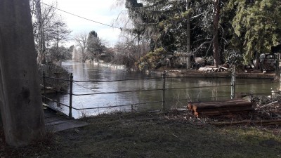 Im Areal dieses Leitha Flusskraftwerkes kann ich ein Auto für zig Jahre lagern.