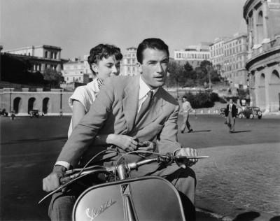 roman-holiday-1953-004-audrey-hepburn-gregory-peck-vespa-00m-t80.jpg