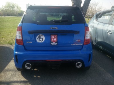 Liegiell<br /><br />l<br />l<br />Ligier, FR, baut 100.000 dieser Diesel Mopedautos.