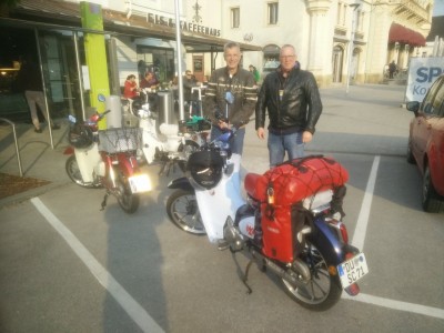 DonS &amp; JC71. Die C125er sind schon erwachsene Bikes die auch hochgewachsene, starke Männer tragen!