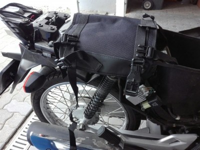 2019-04-11 Halteplatte Packtaschen 2.jpg