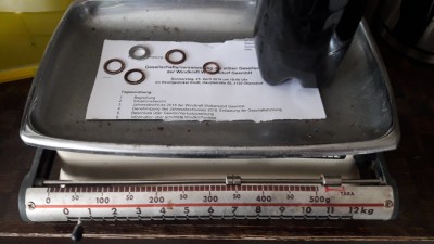 minus 40g Tara kriegte ich heute 800g Motoröl aus SUBI. Echt wahr!