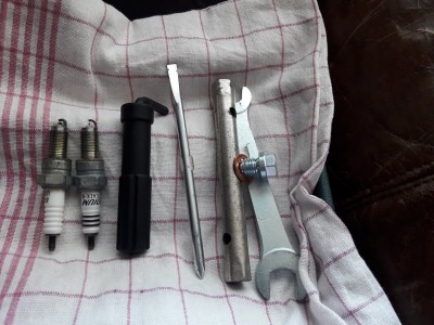 Iridium, Kupfer und Schraubenschlüssel