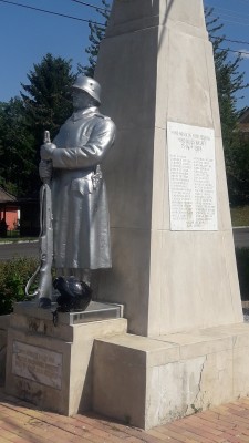 Die WW I Kriegerdenkmäler haben es mir angetan.