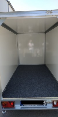 Laderaum mit Outdoor-Teppich