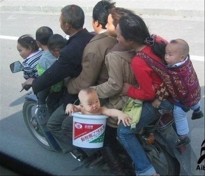 familydayouts7pv.jpg (170.52 KiB) 11105 mal betrachtet Geht auch mehr als 2 Personen drauf..und ja..die hält das aus