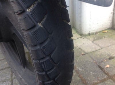 Sehr schick,wa? <br /><br />So wie es aussieht, ist das ganze fast unsichtbar, wenn der Reifen etwas gelaufen ist.