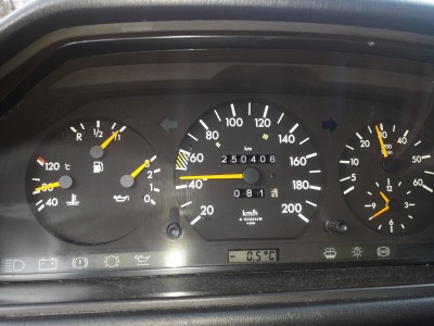 Mit Stellung "2" kann man steile Strecken im Bereich des max. Drehmomentes bis ca. Tacho 50 erklimmen.