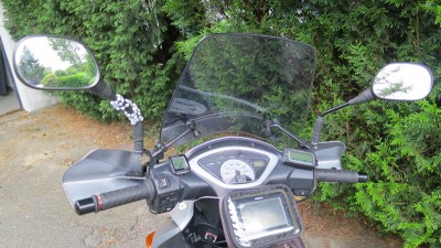 Kleine Nebeneffekt : Erstmalig sehe ich im Rückspiegel das was ich sehen will , und nicht mein Arm