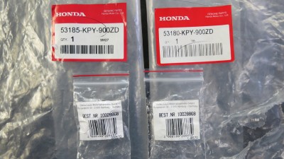 Das sind die Honda Bestellnummern , nur habe ich sie nicht in Germany gekauft , und das Zubehör für die Montage , dazu werden noch 2 Schrauben M10x1,25x20 und zwei Distanzmuttern M12 oder Rohrstücke , und zwei Muttern M10x1,25 , die Originalteile sind blau , wurde abgeschnitten und lackiert .