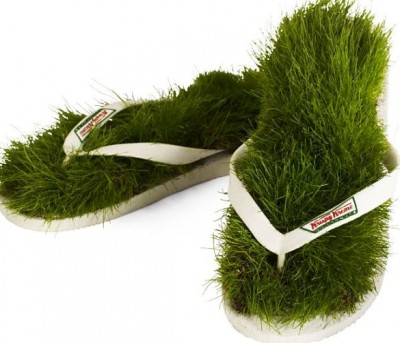 grass-flip-flops2.jpg