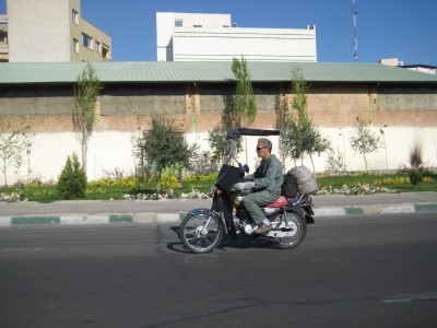 125er mit großer Puigg und Sonnenschutz von oben